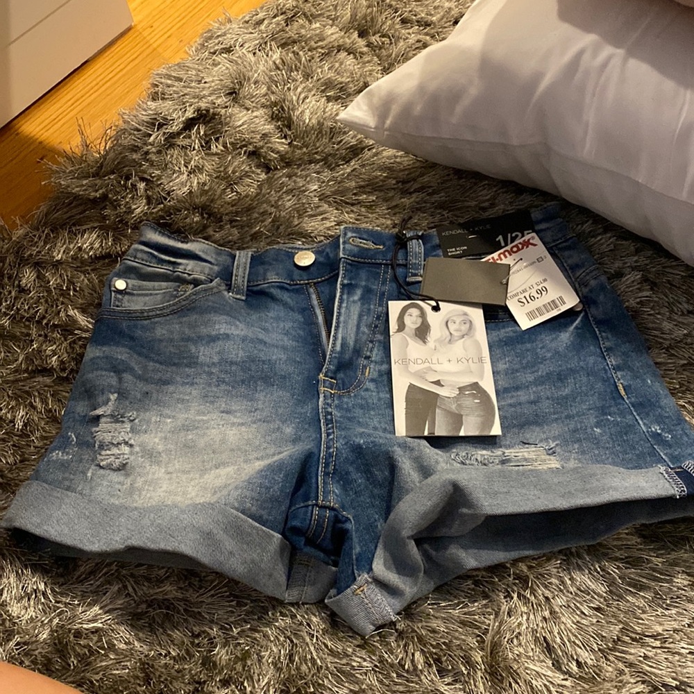 i’m selling jean shorts
